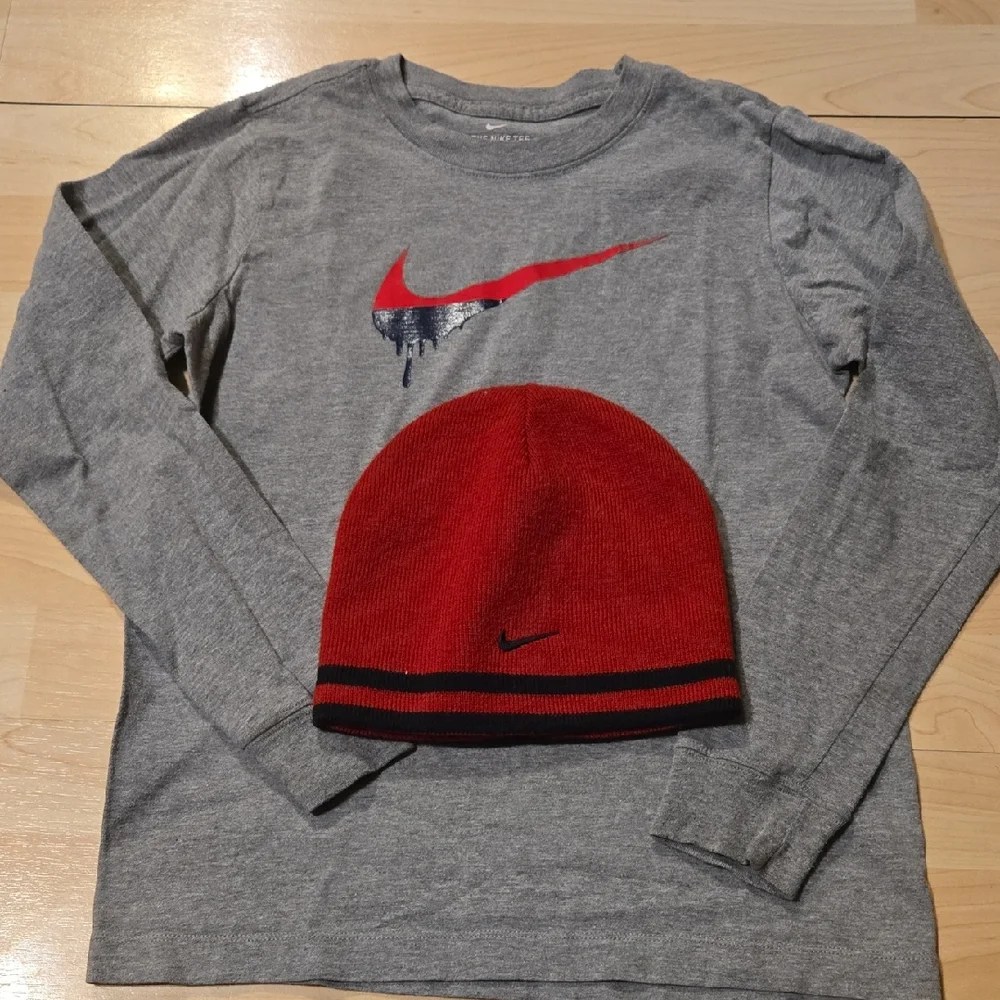 Nike Gray Long Sleeve Shirt and Red Reversible Beanie Set Boys Medium